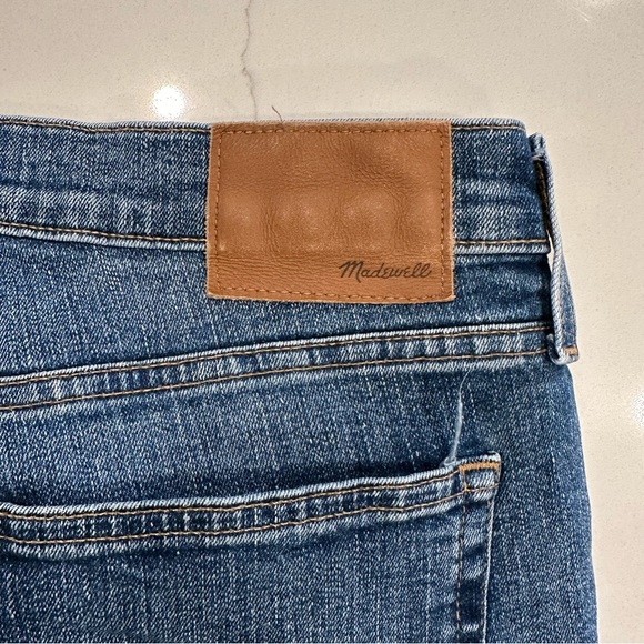 Madewell Men’s Slim Jeans in Danforth Wash - Picture 10 of 11